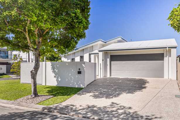 Stylish Single-Level Sanctuary with Boat/Caravan Access