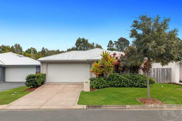 Brightwater Gem - 4 Bed + 2 living areas + Side Access