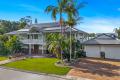 Stylishly Renovated Dual Living in Prime Mountain Creek Location