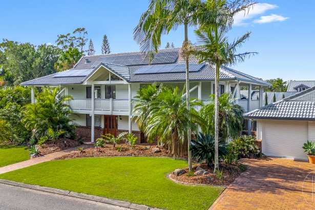 Stylishly Renovated Dual Living in Prime Mountain Creek Location