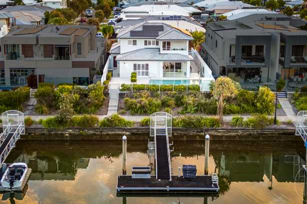 Waterfront Home with Private Jetty On Mooloolah River