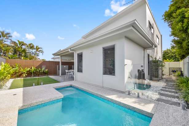 Coastal Elegance Meets Low-Maintenance Luxury