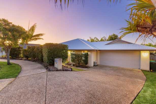 Family-Friendly Living on a Generous 684m² Block in Prime Mountain Creek Location
