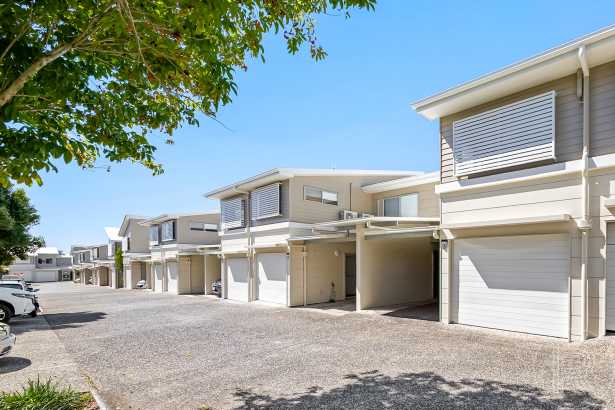 SOLD by Kelly & Dan Rowling - Rowling & Co