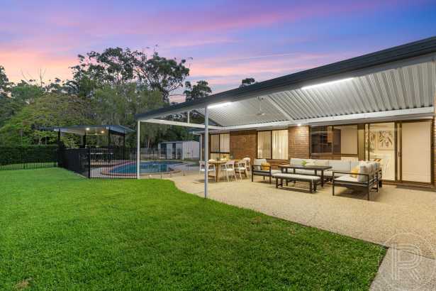 Family home on a sprawling 1,226m² in the Heart of Mountain Creek