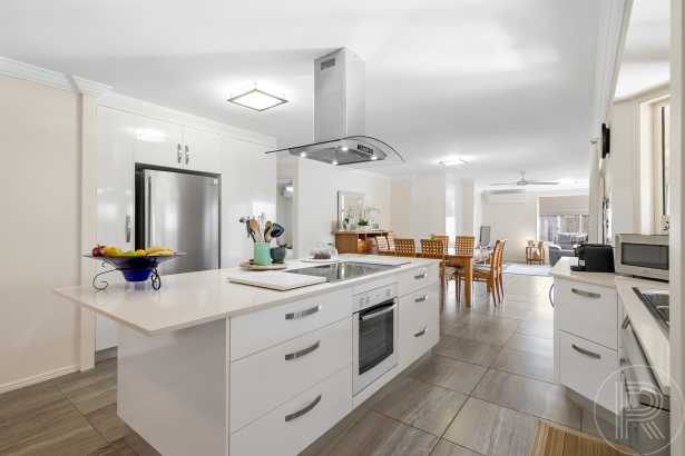 A Spacious Family Retreat Designed for Effortless Coastal Living