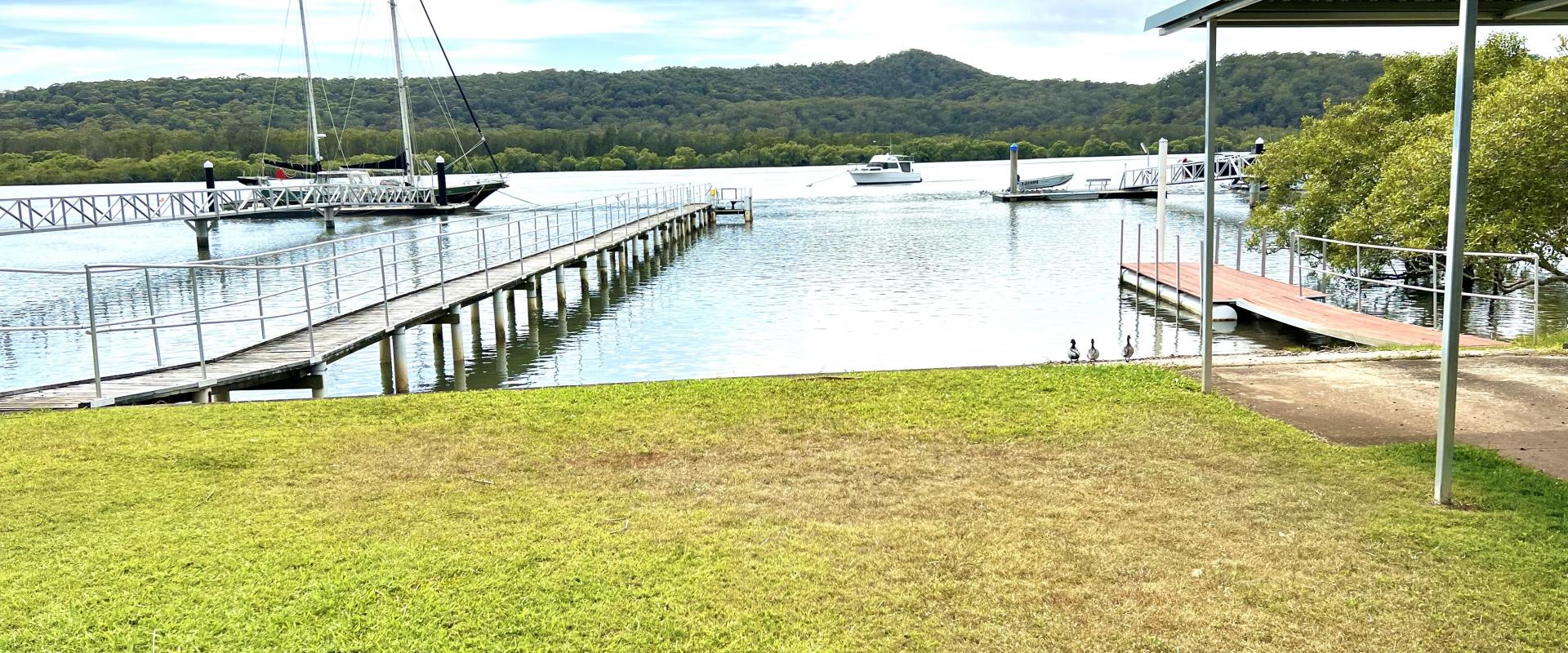 Russell Island Real Estate FISHING AND CRABBING PARADISE AT YOUR WATERFRONT HOME!