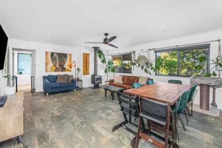 Private and Peaceful, courtyard home