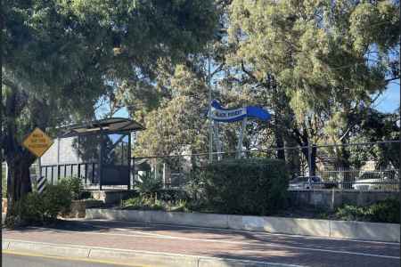 Neat, Low maintenance unit in prime location