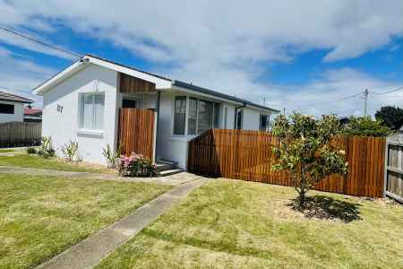 Beautiful 3 Bedroom Fully Renovated Home