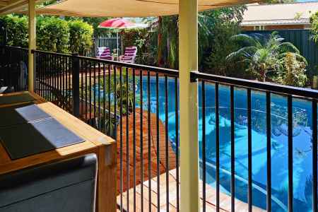 TROPICAL OASIS IN THE PILBARRA "THE ENTERTAINER"