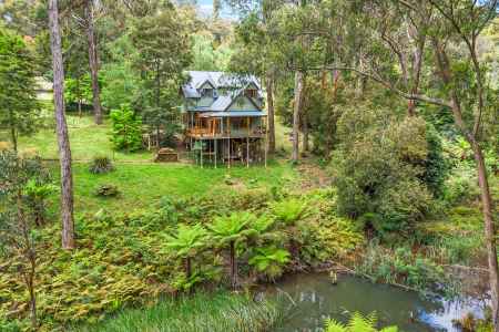Beautiful family home in the Dandenong Ranges
