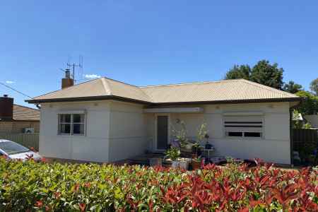 Looking for Love - Middle aged 2 Bedroom, 1.5 Bathroom 4 Car Garage Delight awaiting new owners