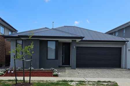Heart of the thriving Minta estate in Berwick. Brand new Luxury living single storey house.