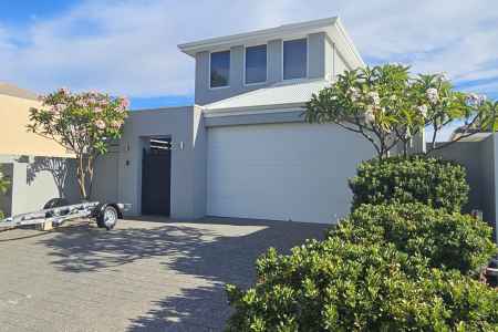 Prestigious Mariners Cove