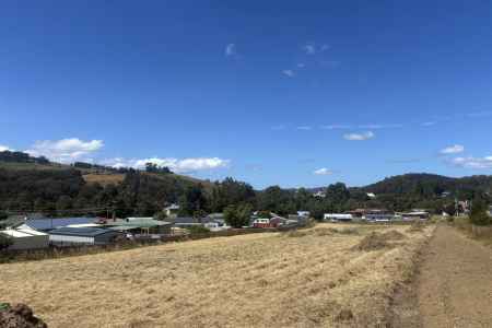 Easy build residential block, easy stroll to town center.