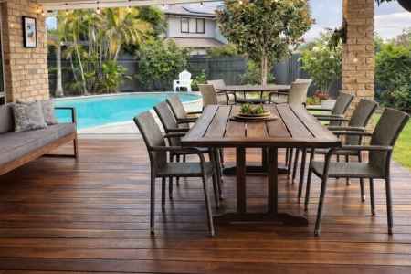 Quiet Contemporary Home with Pool, Views and walkable lifestyle