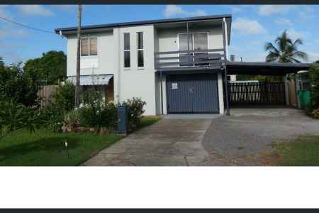 3 Bedroom 2 Bathroom House on 902m2 with huge potential