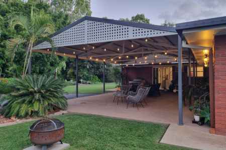 Spacious 4-Bedroom Home in a sought after area in Emerald on an Acre