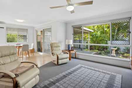 Sunlit Villa Sanctuary in Prime Labrador Location