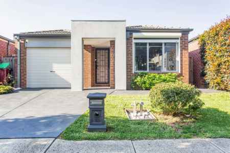 Beautifully Renovated Family Home in a Prime Cranbourne North Location