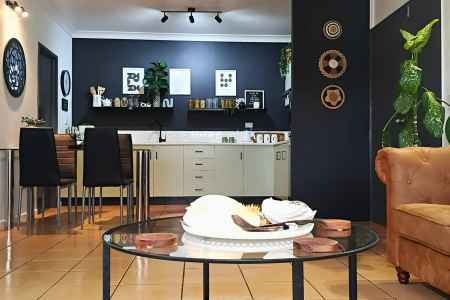 DUAL KEY APARTMENT WITH INCOME OPPORTUNITY