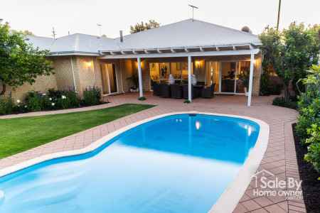 OLD MT CLAREMONT FAMILY LIFESTYLE WITH POOL AND 3 LIVING SPACES