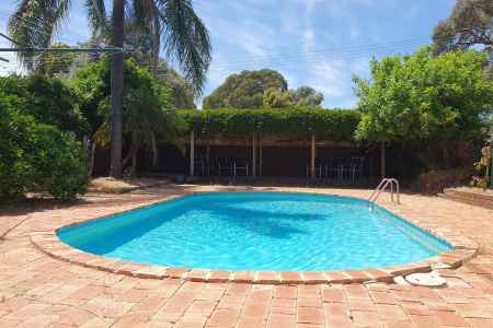 2 Kerun Ct, Armadale - Fantastic Family Home or Investment Opportunity (Subdivision Potential/Short Term Rental/Airbnb)