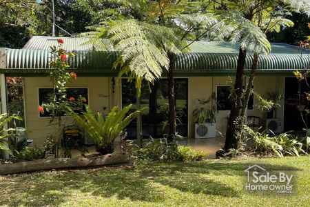 Bramston Beach 4-bedroom garden retreat in tropical paradise