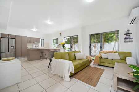Double Garage, Family Kitchen & Outdoor Entertaining