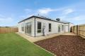 Spacious Corner 4 bedrooms house on 442sq m land in Eynesbury 3338