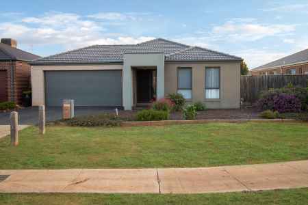 4-Bedroom Home in Quiet Cul-de-Sac – Perfect Family Home!