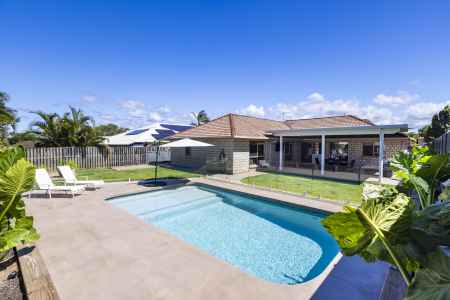 Stunning Family Home in Prime Robina Location!