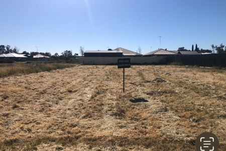 800 square metres block close to the beautiful Murray River