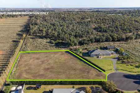 Lifestyle Lot in Prestigious Location - 7 Elizabeth Drive Lake Wyangan