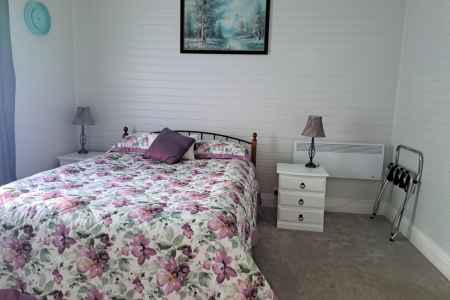 3 Bed 2 Bath Colonial Cottage