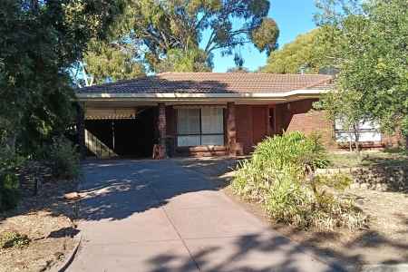 Spacious 4 bedroom/2 bathroom with generous living space surrounded by semi-rural surrounds close to shops,schools and medical centres