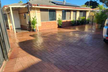 Fantastic location. Maintenance free. Three bedroom with office with in walking distance of the beach.