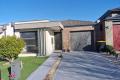 LOCATION, LIFESTYLE & CONVENIENCE ALL IN ONE ! Price to Sell !