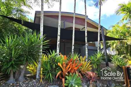 Unit 1/9 Deloraine is in a complex of only 2 units which means no body corporate fees or management in a quiet cul-de-sac.