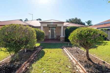 2 MINUTES WALK TO CLEVELAND ESPLANADE