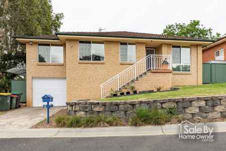 FOUR BEDROOMS TOWN HOUSE WITH A GREAT NEIGHBOURHOOD