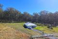 Perfect Acreage: Near-New Home on 1ha in Peaceful Estate