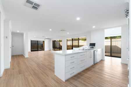 Spacious 3 Bed 2 Bathroom Family Home