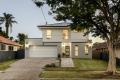 Stunning family home on 627m2 in park side locale!