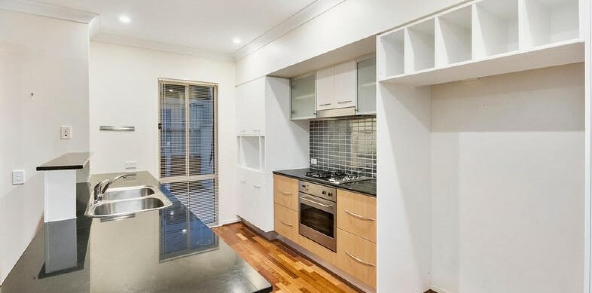 Executive Style Living in Central Parklands Selling Homes