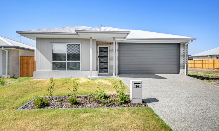 BRAND NEW FOUR BEDROOM HOME IN WALLOON WITH DUCTED AIR CON AND A LARGE FLAT BACK YARD