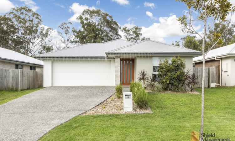 TRANQUIL RURAL LIVING IN WALLOON WITHIN EASY COMMUTE TO BRISBANE AND RAAF BASE AMBERLEY