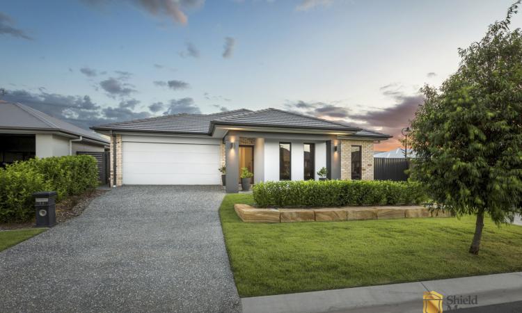 5 BEDROOMS-3 LIVING AREAS-DUCTED AIR-8KW SOLAR SYSTEM-MOUNTAIN VIEWS-CALL ME