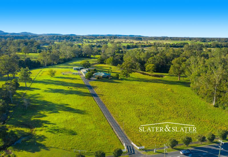 Unique and versatile 30 acre property on edge of town